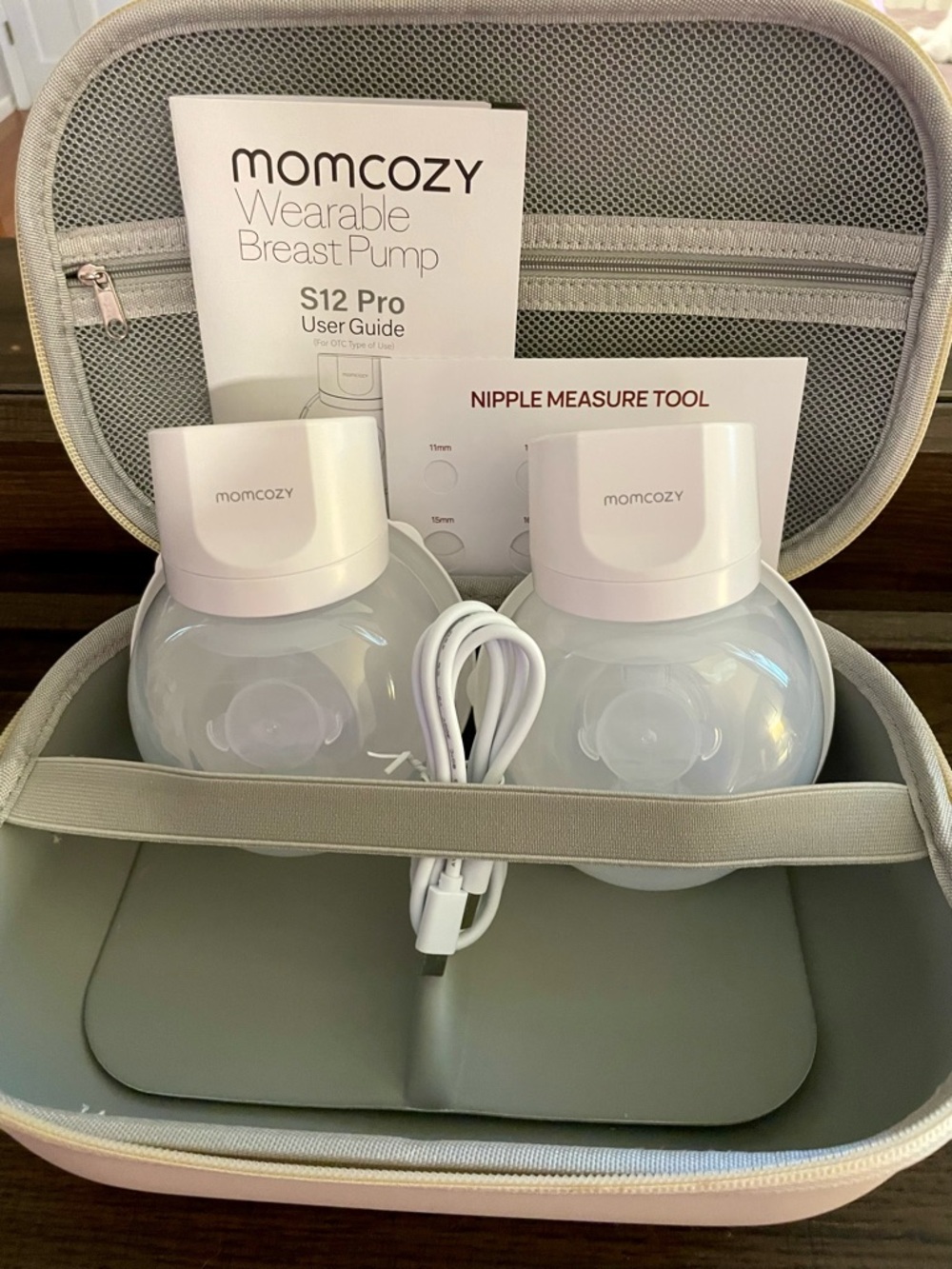 Momcozy S12 Pro Quick Wearable Breast Pump + Carrying Case – Excellent Condition